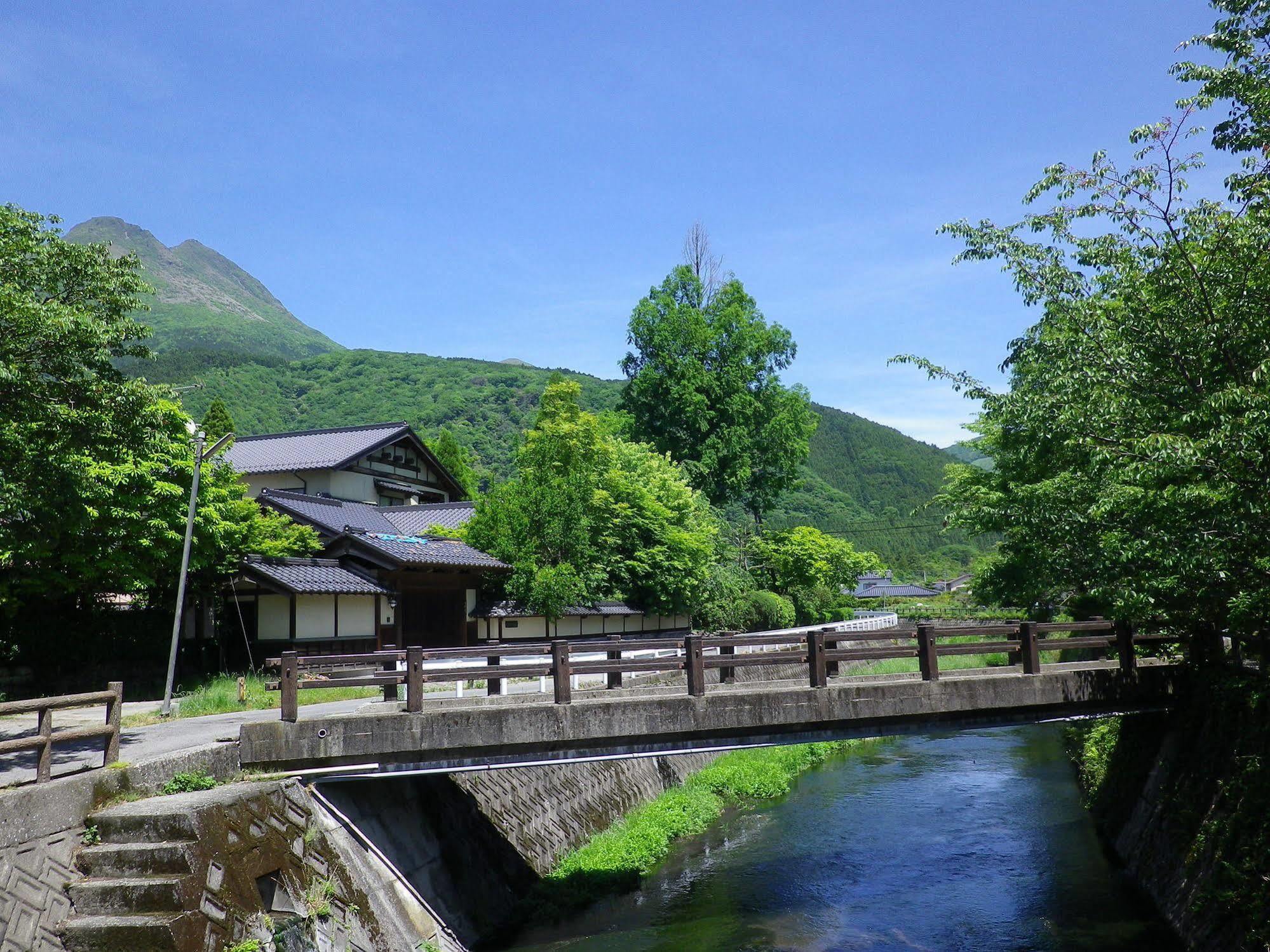 Enokiya Ryokan Юфу Экстерьер фото